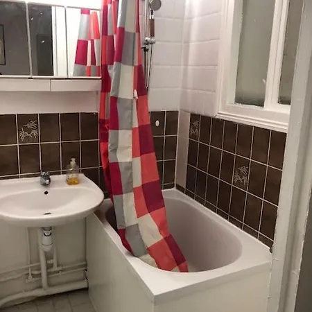 Apartment Beau Appartement,proche De Metro Paris