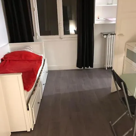 Apartment Beau Appartement,proche De Metro Paris