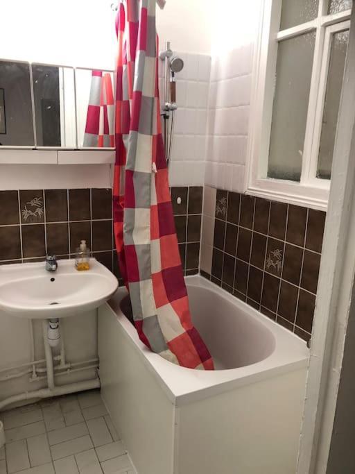 Appartamento Beau Appartement,proche De Métro Parigi